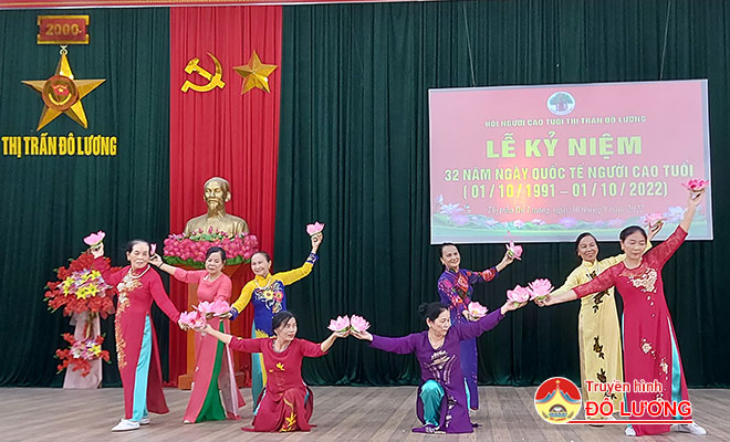 Hội người cao tuổi Thị trấn Đô Lương: Mít tinh kỷ niệm 32 năm ngày Quốc tế hội người cao tuổi