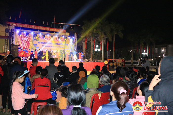 Tối ngày 24/1, Thị trấn Đô Lương tổ chức chương trình văn nghệ chào mừng Đại hội Đại biểu toàn quốc lần thứ XIII của Đảng  khai mạc vào sáng ngày 25/1/2021.
