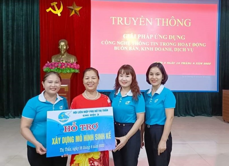 Hội Liên hiệp phụ nữ Thị trấn Đô Lương giúp đỡ hội viên sau chuyển đổi sinh kế