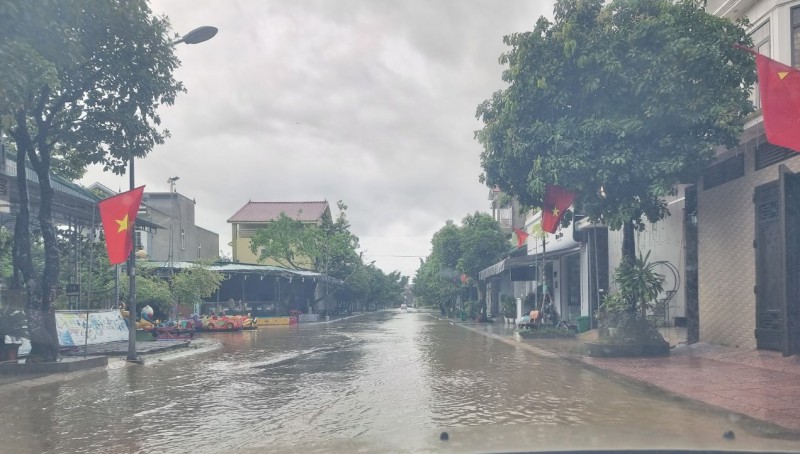 Thị trấn Đô Lương: Mưa lớn gây ngập úng cục bộ