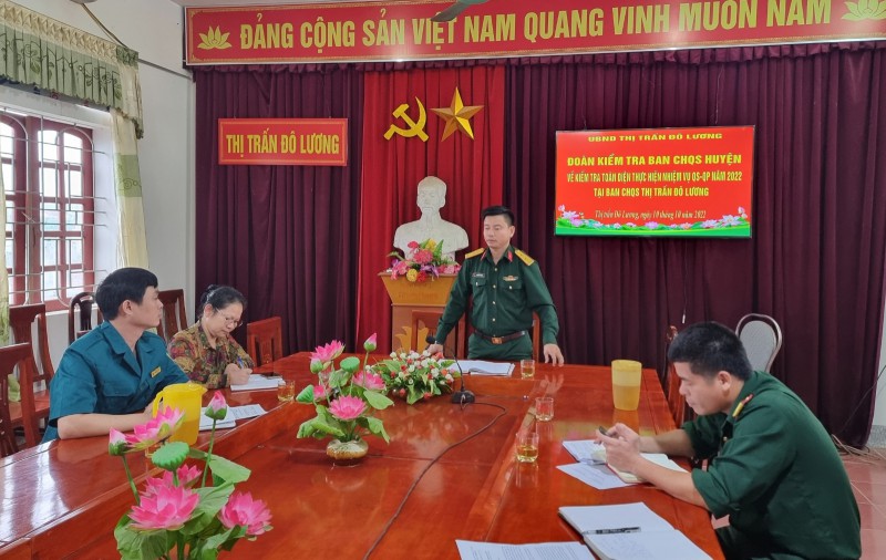 Ban CHQS huyện kiểm tra toàn diện nhiệm vụ QS-QP năm 2022 tại Thị trấn Đô Lương